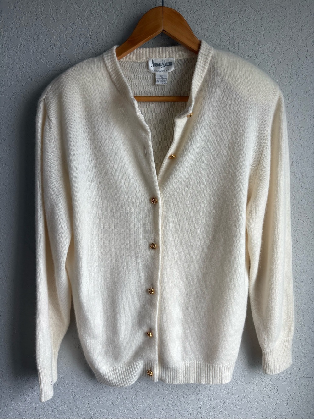 Neiman Marcus Exclusive 100% Cashmere Cardigan Vintage Ivory Gold Knot Buttons M